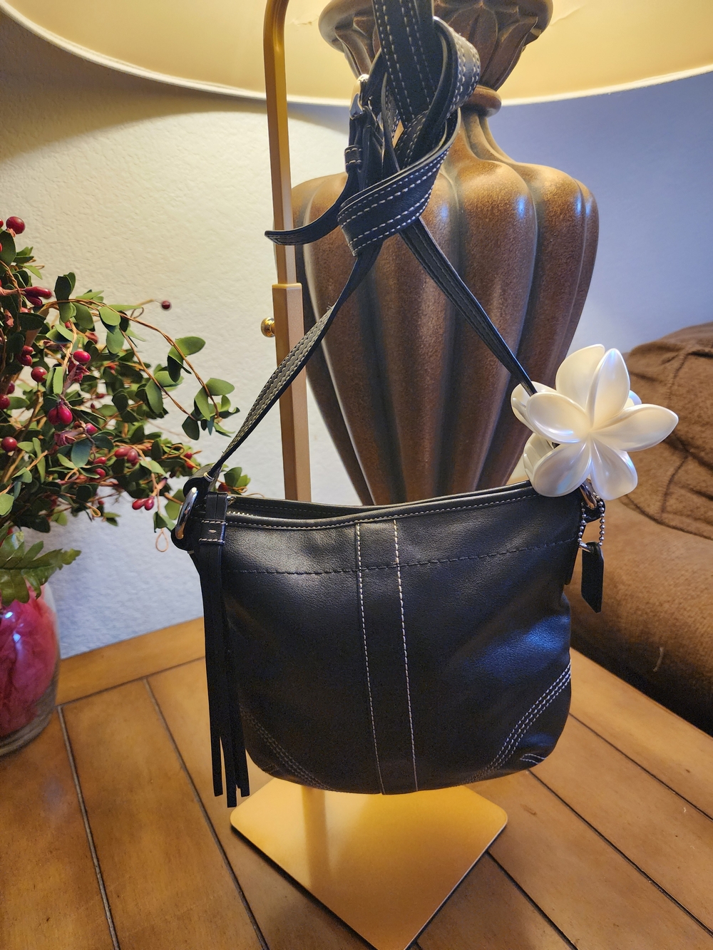 Vintage Coach Soho Black Leather Crossbody Bag Y2K with White Stitching